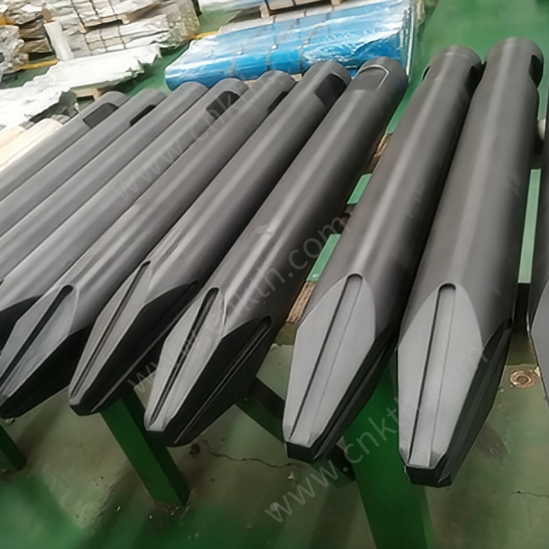 Hydraulic breaker hammer chisel