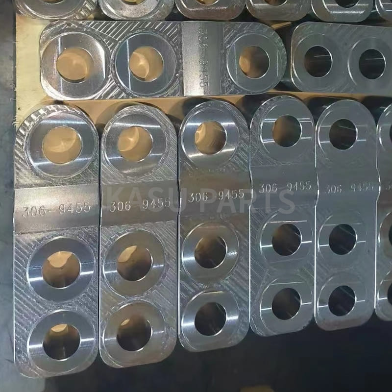 D11 Track Roller Cap